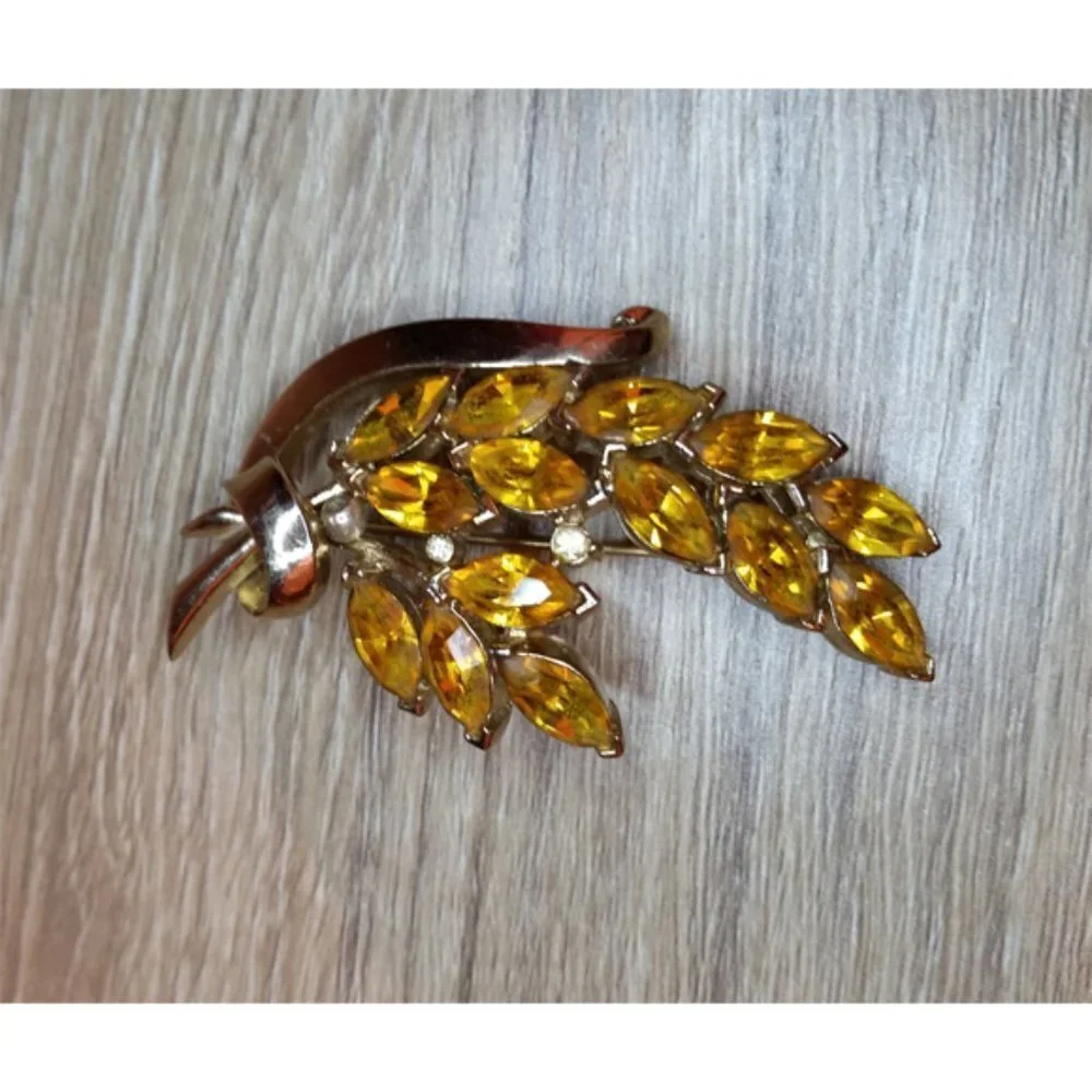 Vintage coro craft gold tone & rhinestones brooch dressy costume statement.